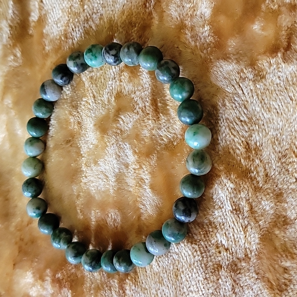 Beautiful Quinhai Jade bracelet.